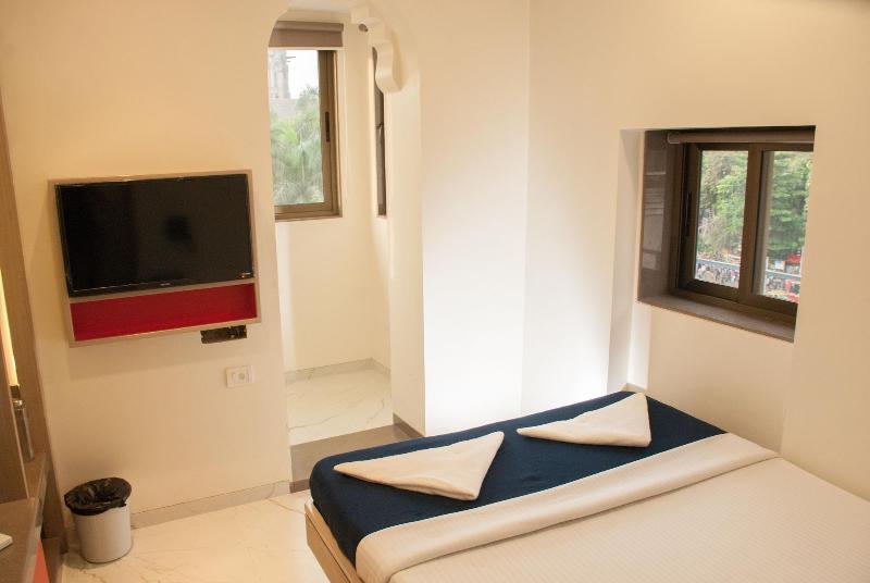 City Hotel image