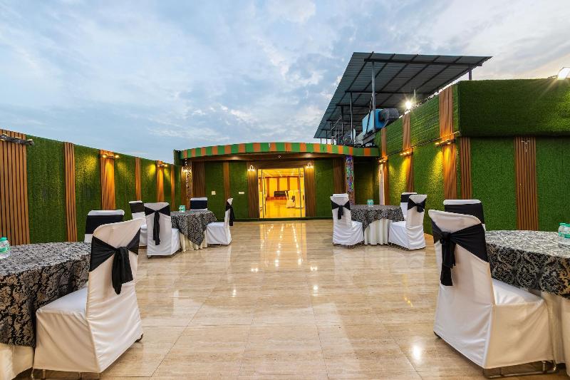 Hotel Arch  image