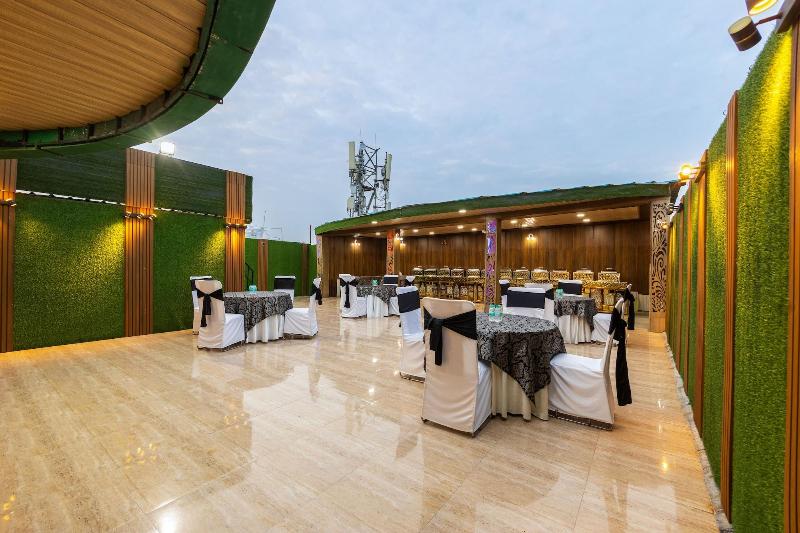 Hotel Arch  image