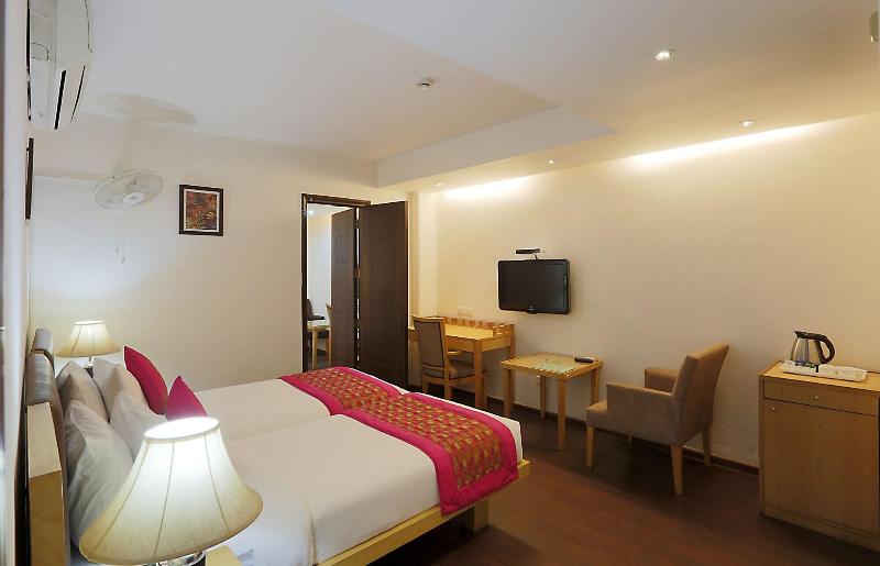Hotel Arch  image
