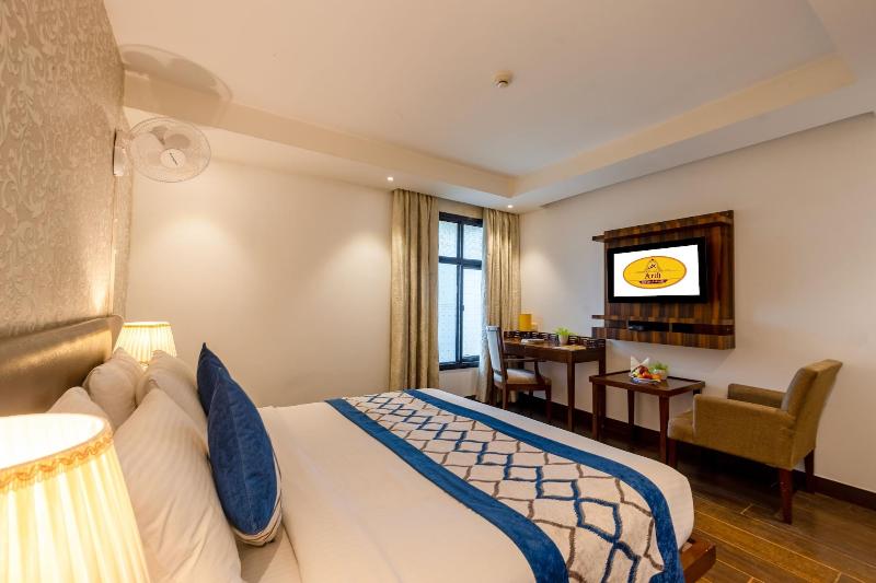 Hotel Arch  image