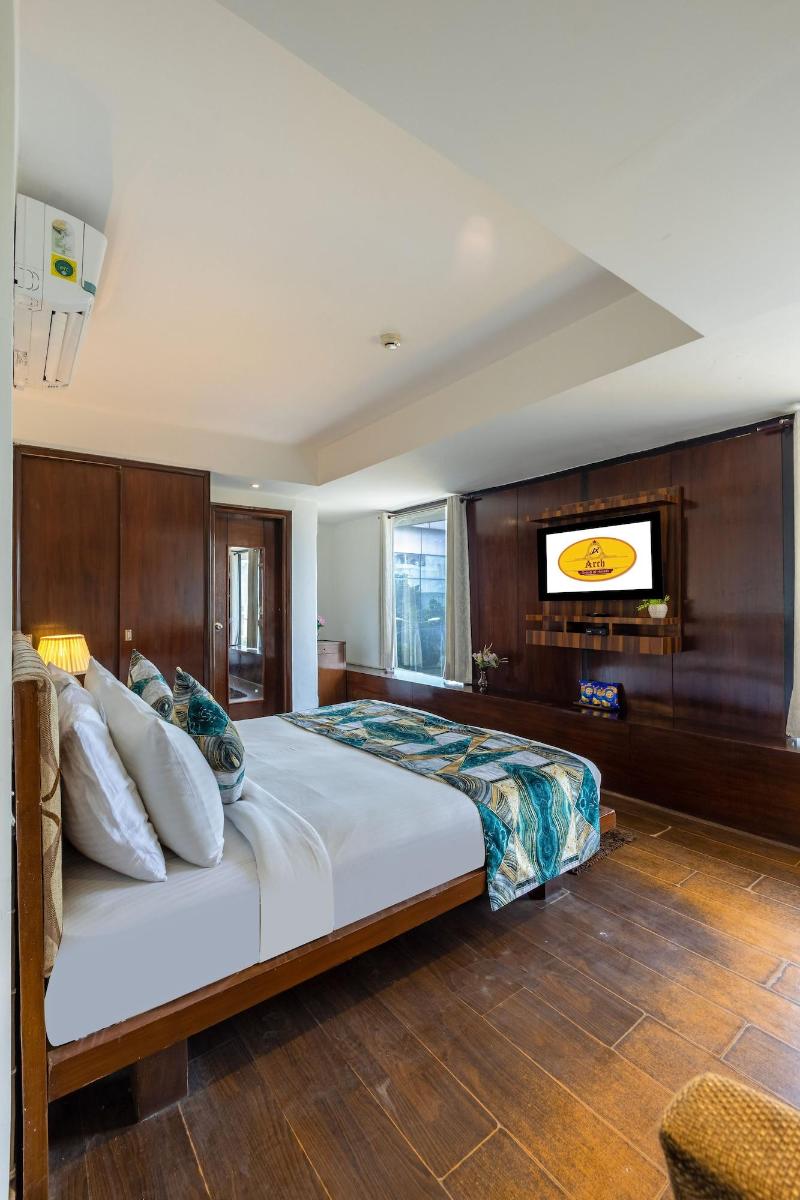 Hotel Arch  image