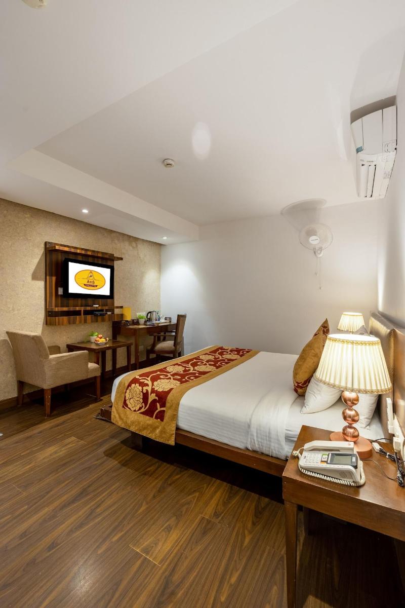 Hotel Arch  image