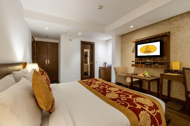 Hotel Arch  image