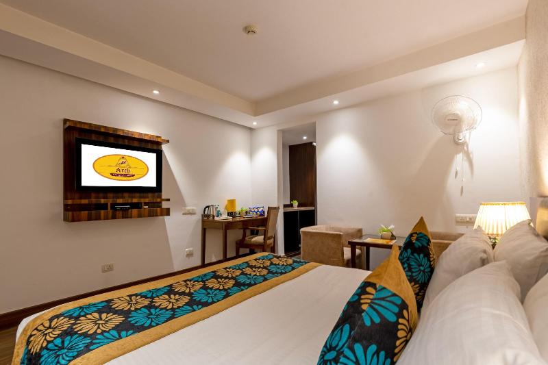 Hotel Arch  image