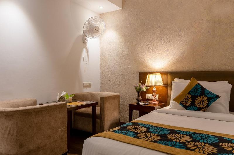 Hotel Arch  image
