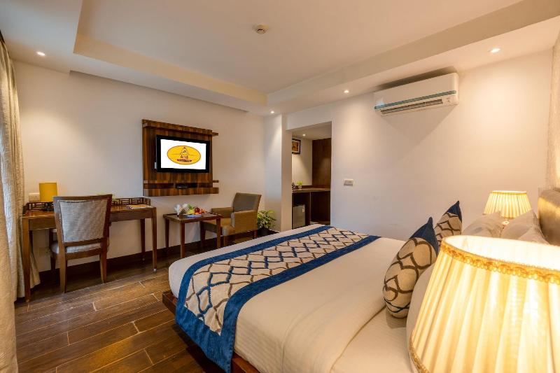 Hotel Arch  image