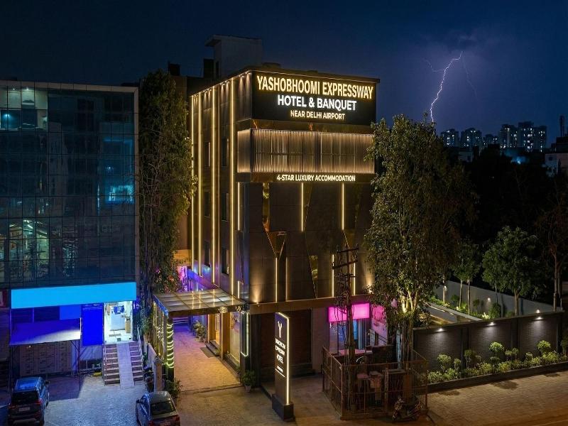 Hotel Grand Tashree image