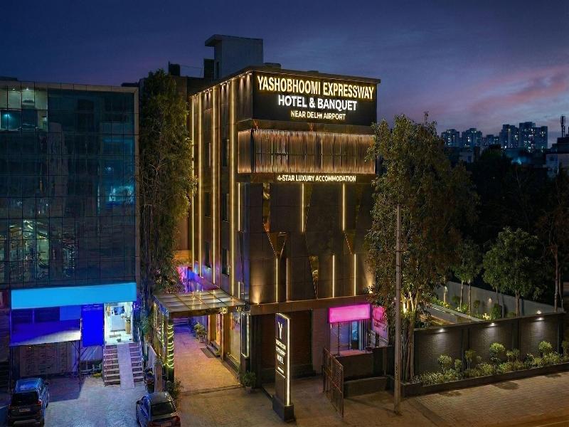 Hotel Grand Tashree image