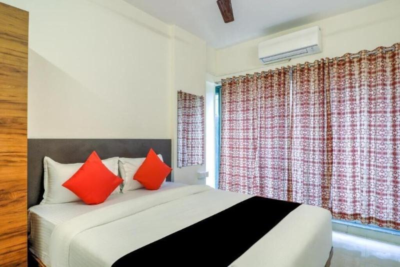 Hotel Crystal Inn image