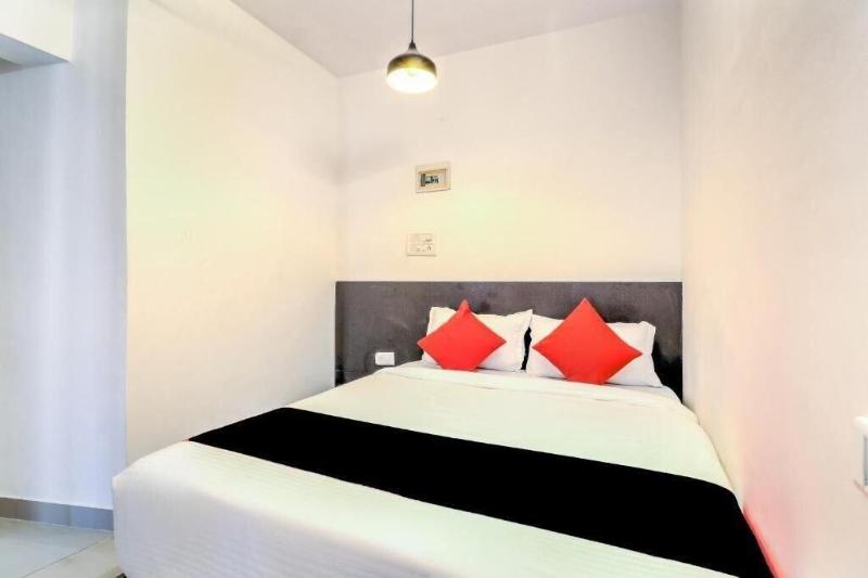 Hotel Crystal Inn image