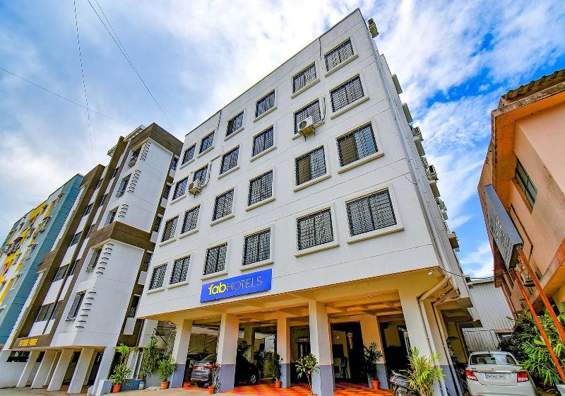 Fabhotel White House image