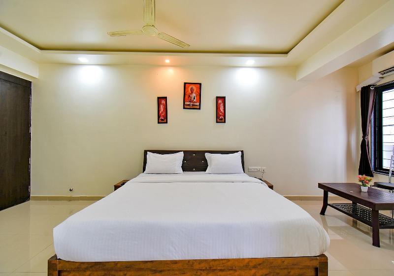 Fabhotel White House image