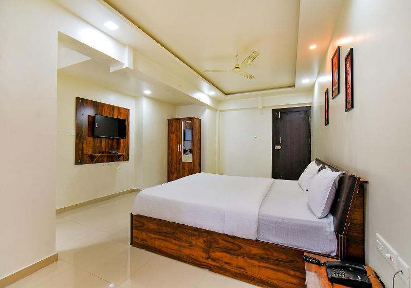 Fabhotel White House image