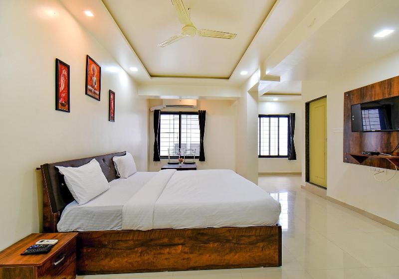 Fabhotel White House image