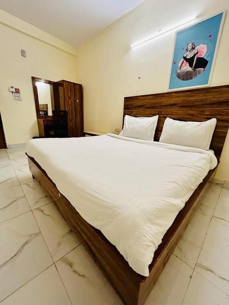 Hotel Green Arrow Rohini image