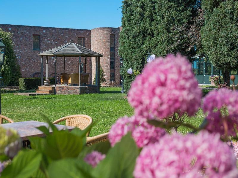Hotel Restaurant De Roosterhoeve image