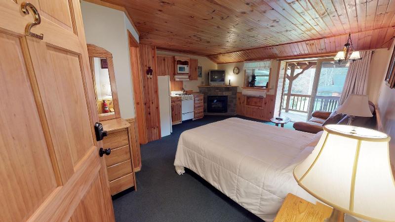 Rough Cut Lodge image