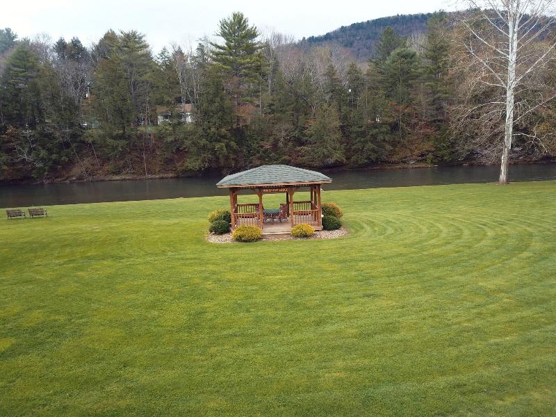 Rough Cut Lodge image