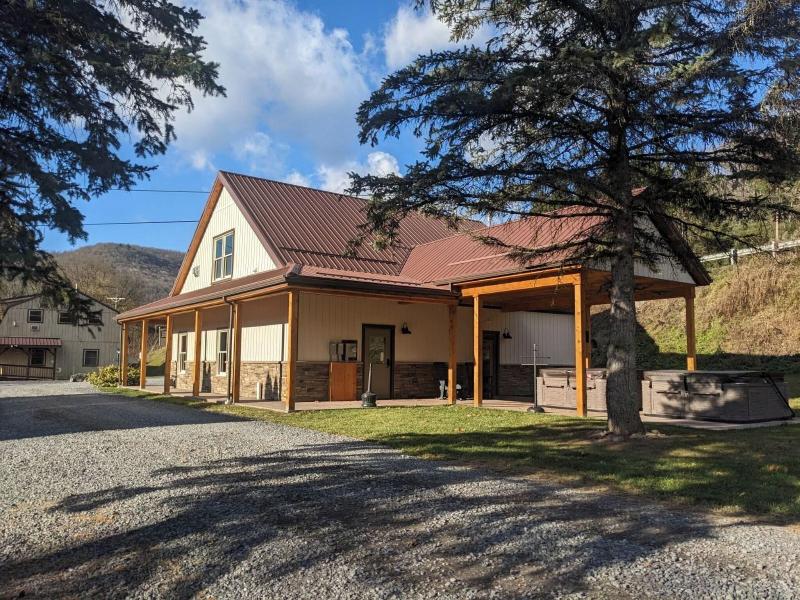 Rough Cut Lodge image