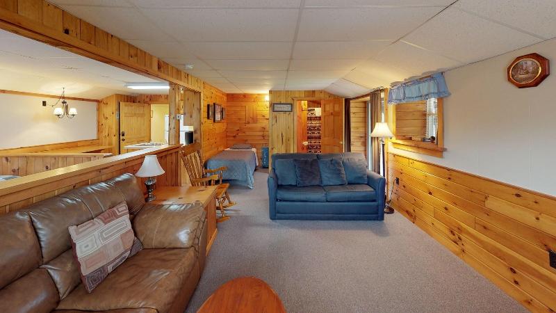 Rough Cut Lodge image