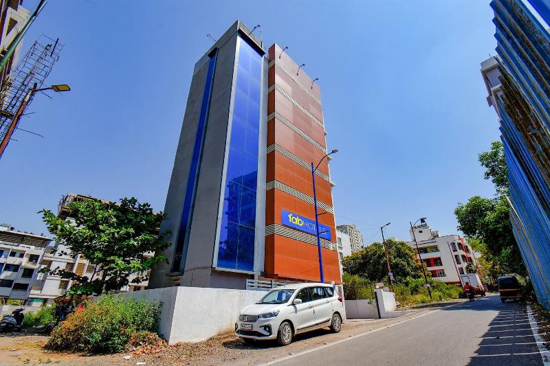 Fabhotel Aakiyo image