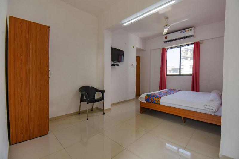 Fabhotel Aakiyo image