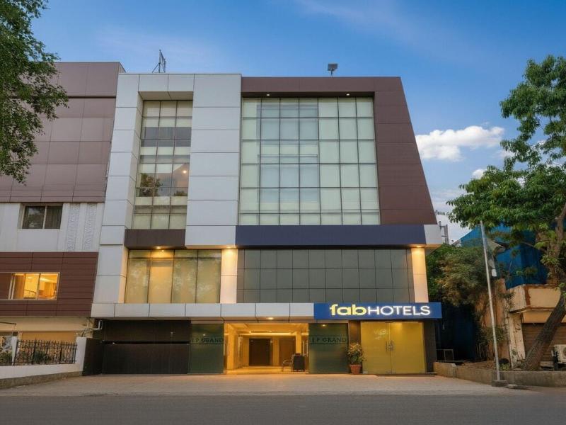 Fabhotel Grand Stay image