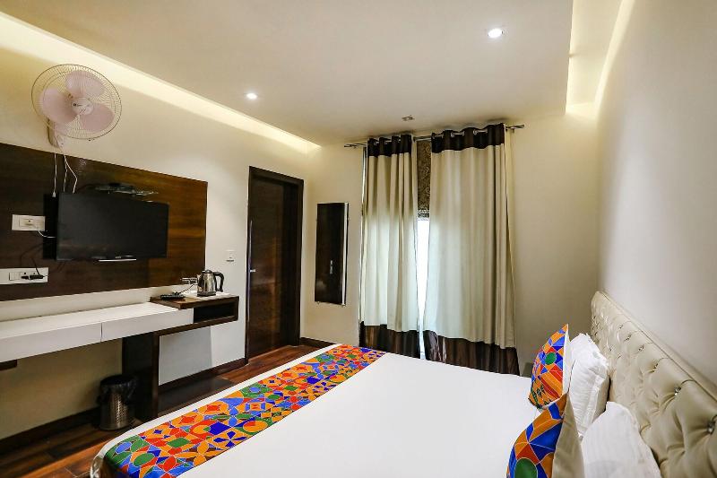 Fabhotel Grand Stay image
