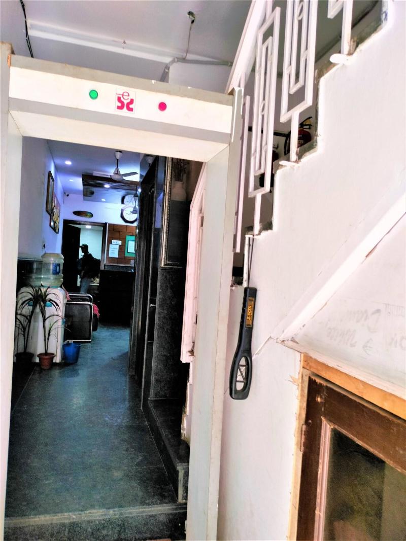 Hotel White Palace Nizamuddin Railway St image