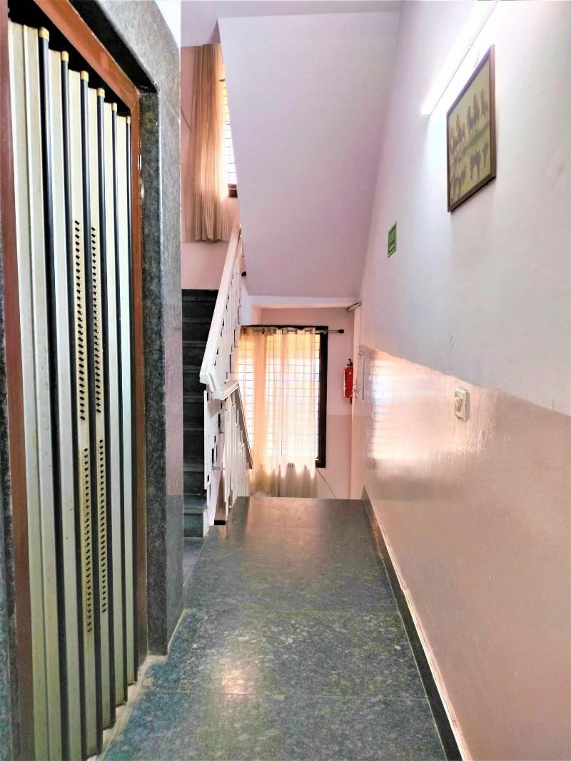 Hotel White Palace Nizamuddin Railway St image