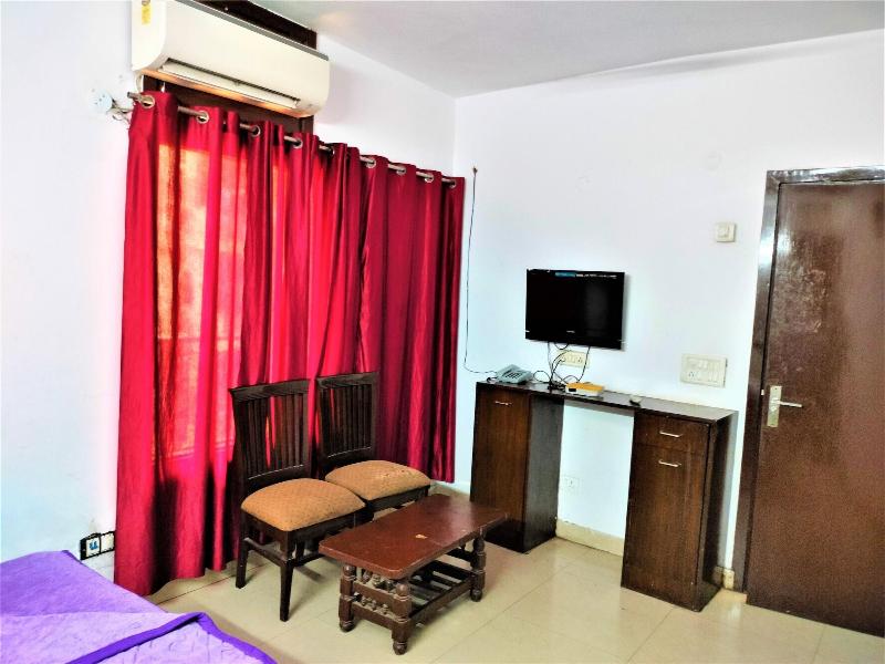 Hotel White Palace Nizamuddin Railway St image