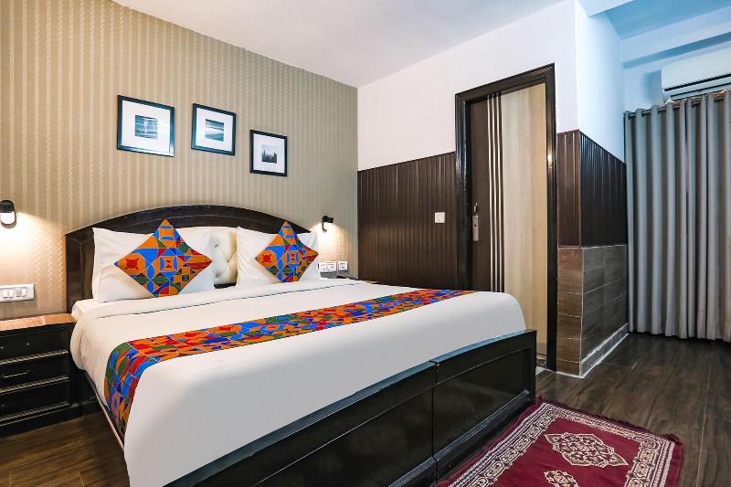 Fabhotel Sentinel Suites image
