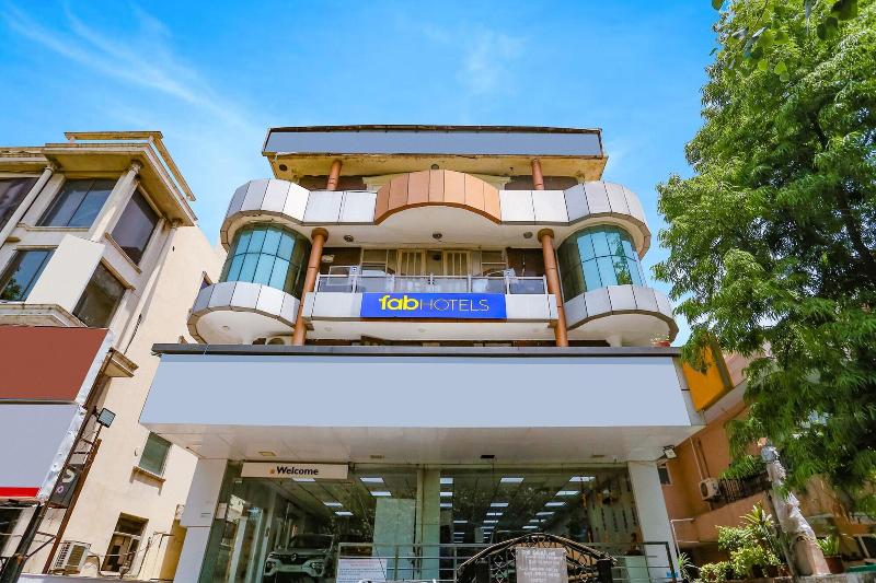 Fabhotel Sentinel Suites image