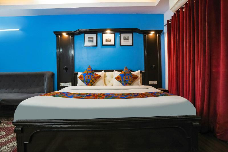 Fabhotel Sentinel Suites image
