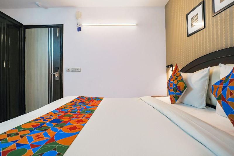 Fabhotel Sentinel Suites image