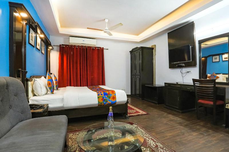 Fabhotel Sentinel Suites image