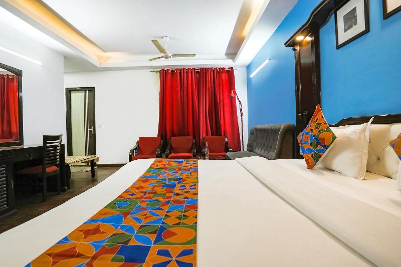 Fabhotel Sentinel Suites image