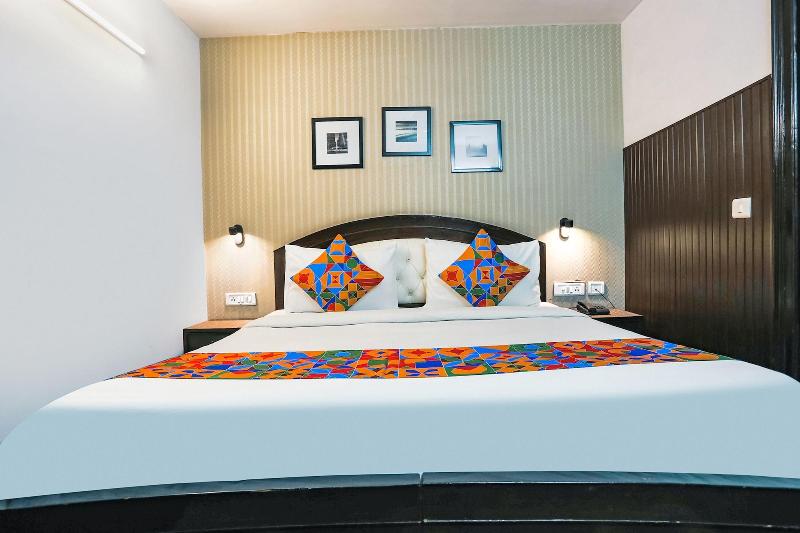 Fabhotel Sentinel Suites image