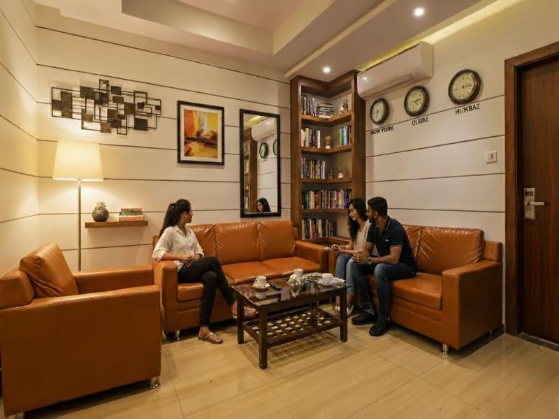 Fabhotel Empire Suite image