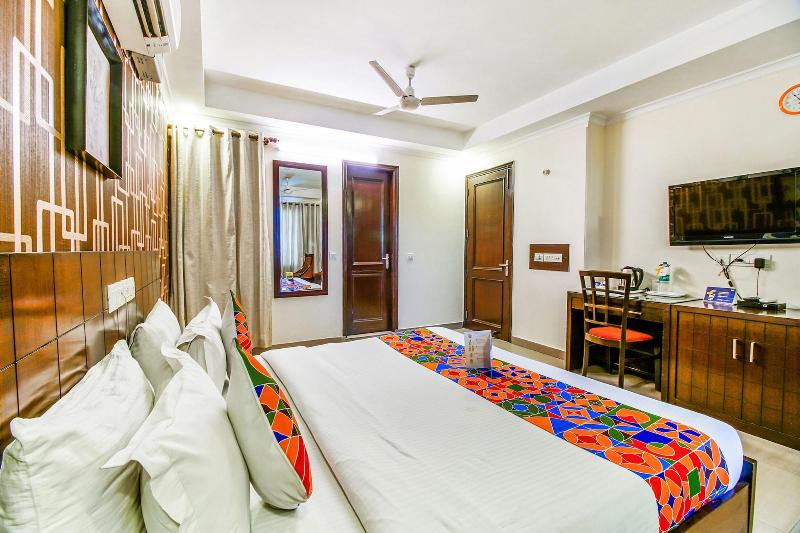 Fabhotel Empire Suite image