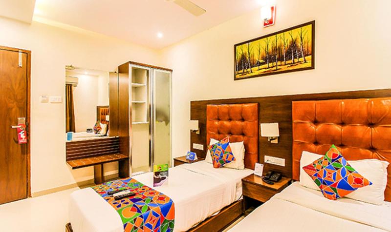 Fabhotel Empire Suite image