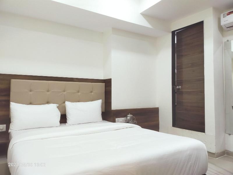 Hotel Precious Pearl image