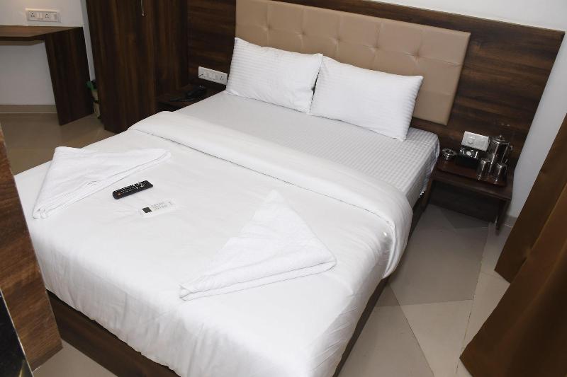 Hotel Precious Pearl image