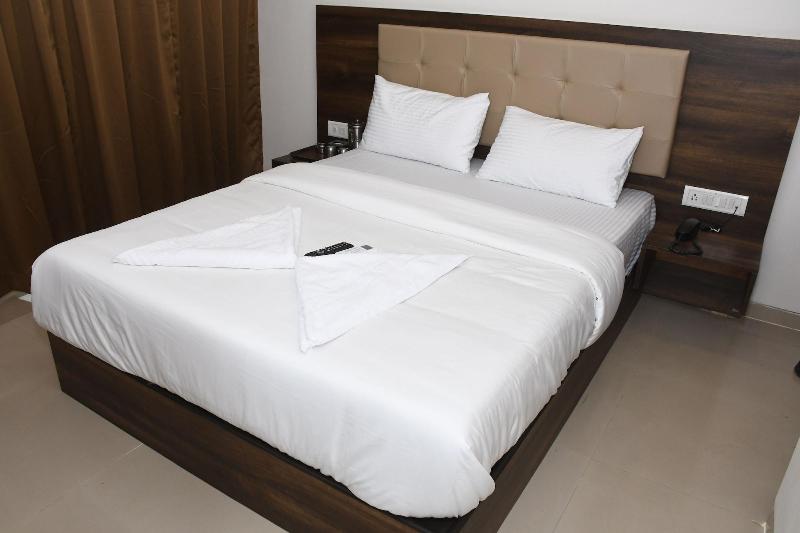 Hotel Precious Pearl image