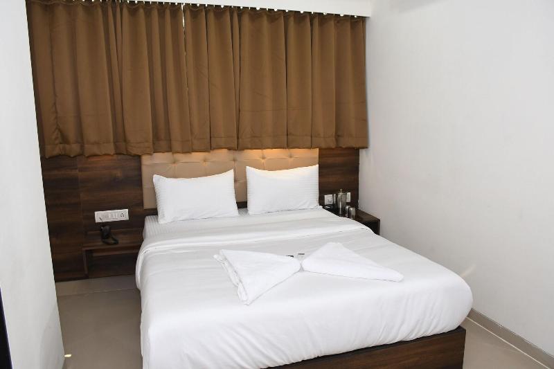 Hotel Precious Pearl image