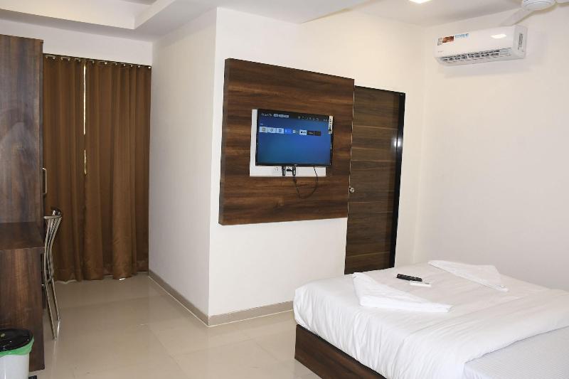 Hotel Precious Pearl image