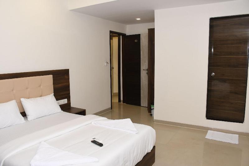 Hotel Precious Pearl image