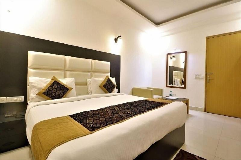 Hotel J Palace image