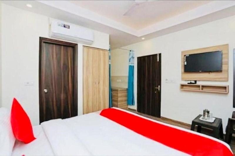 Hotel J Palace image